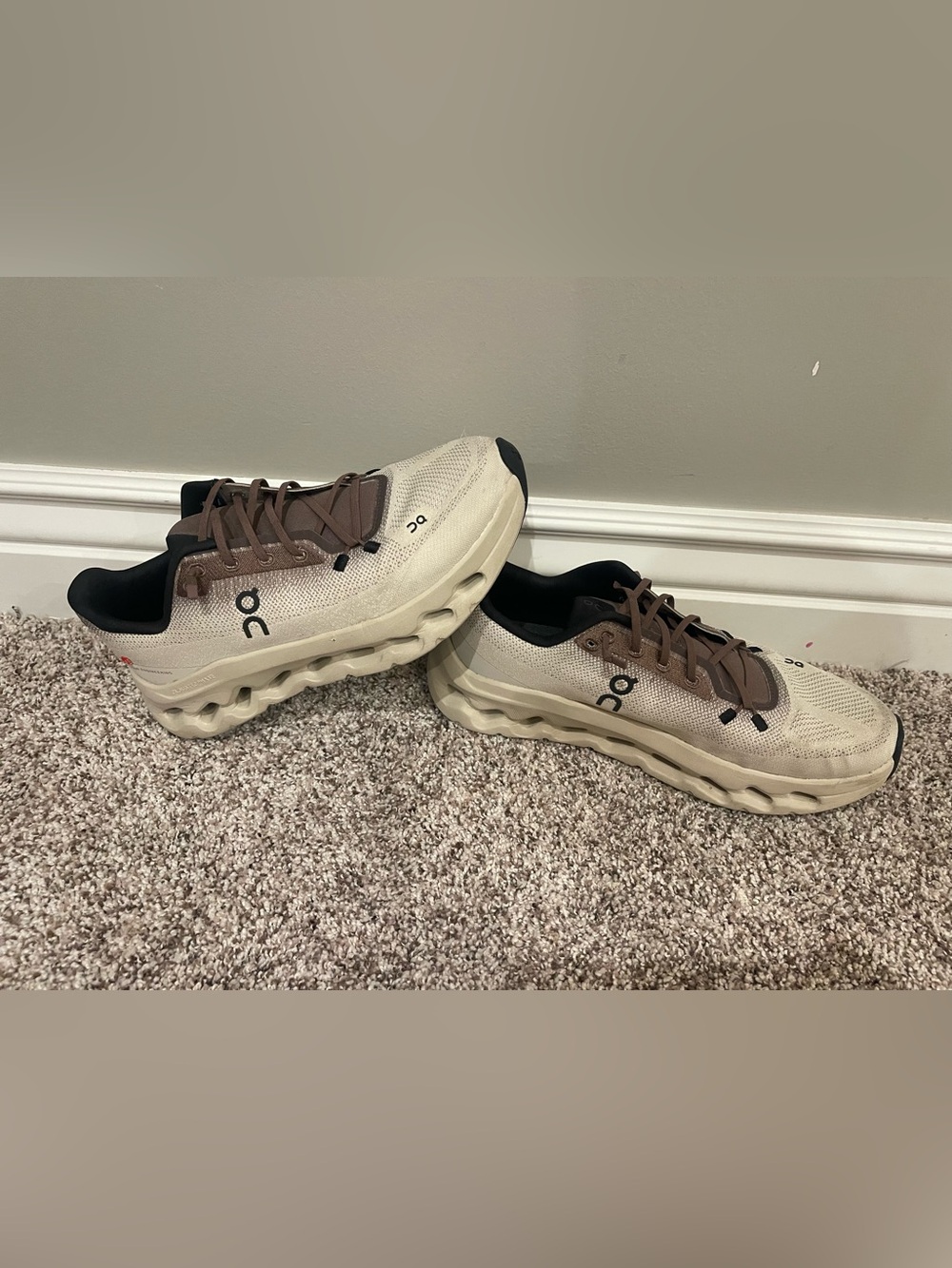 ON RUNNING WMNS CLOUDTILT - CLOVE / SAND - Size 9.5 - Picture 3 of 8